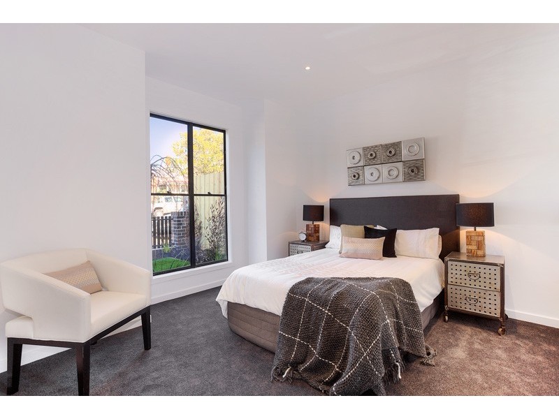 19 Hardiman Street, Kensington VIC 3031