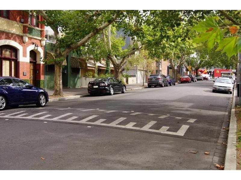 2/33 Rankins Road, Kensington VIC 3031