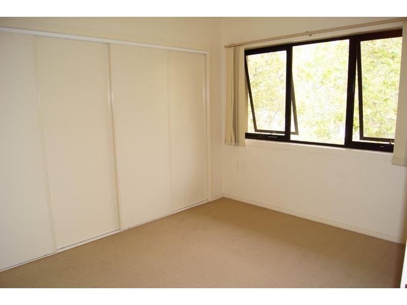 2/33 Rankins Road, Kensington VIC 3031