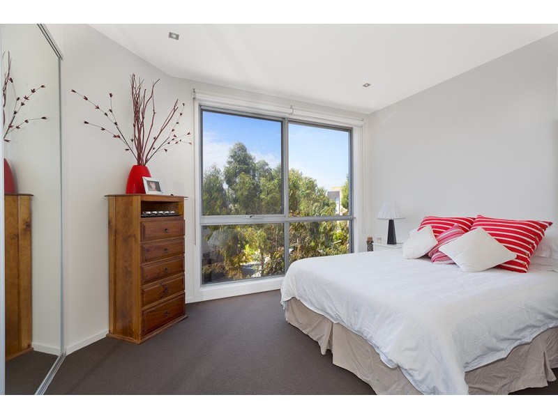 9/80 Hobsons Road, Kensington VIC 3031