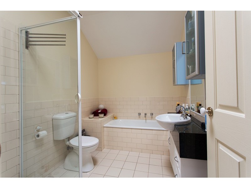 51 Eastwood Street, Kensington VIC 3031