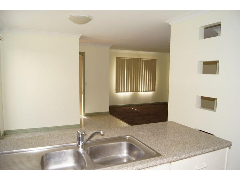 2/73 Lambeth Street, Kensington VIC 3031