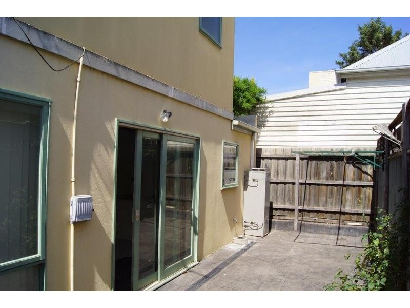 2/73 Lambeth Street, Kensington VIC 3031