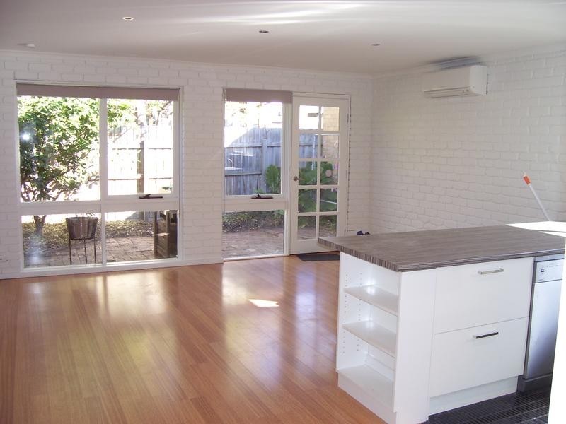 27 Edinburgh Street, Flemington VIC 3031