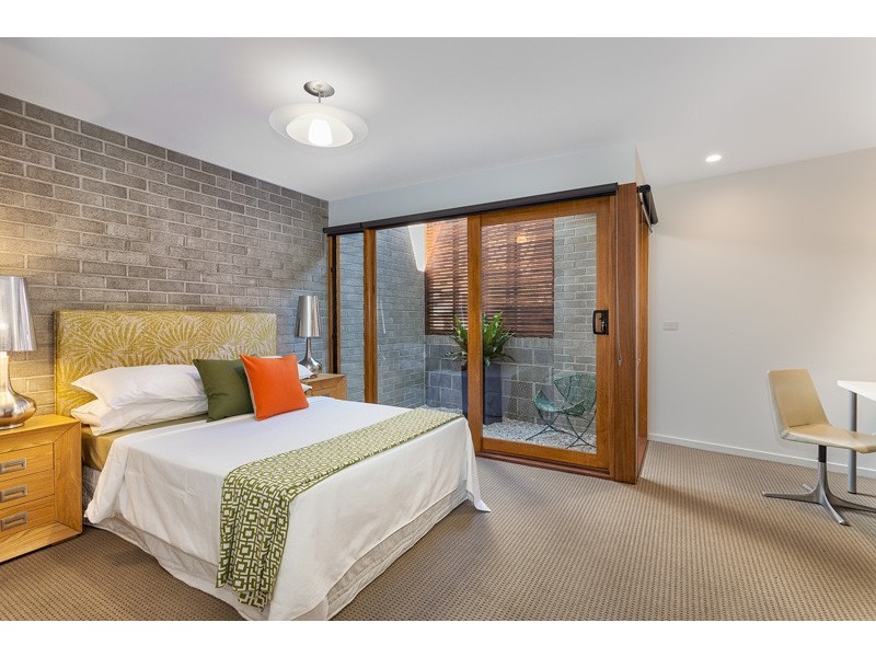 16 Little Smith Street, Kensington VIC 3031