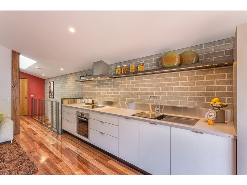 16 Little Smith Street, Kensington VIC 3031