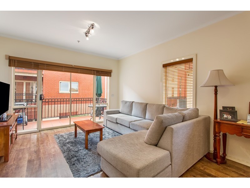 12/16 Mawbey Street, Kensington VIC 3031