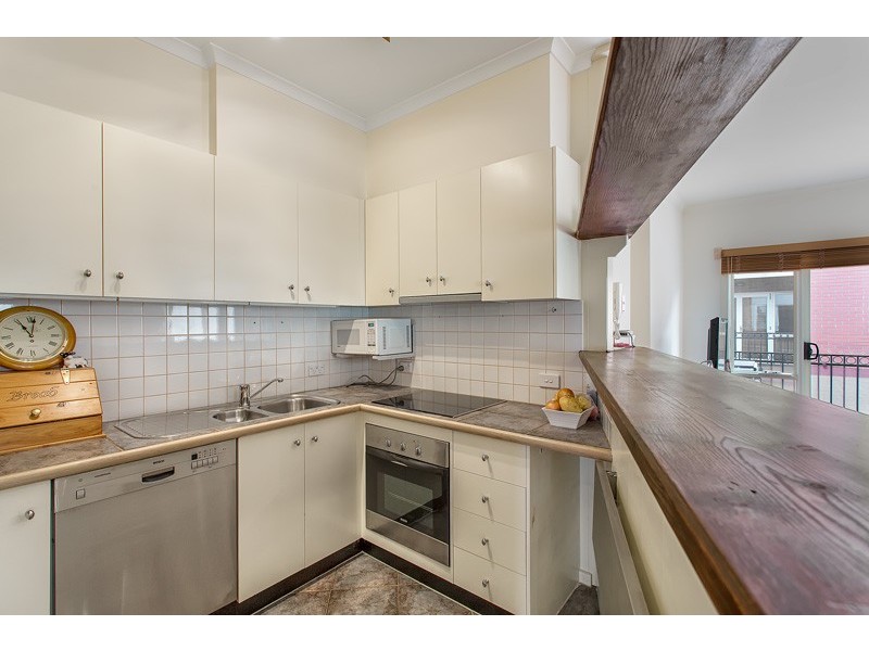 12/16 Mawbey Street, Kensington VIC 3031