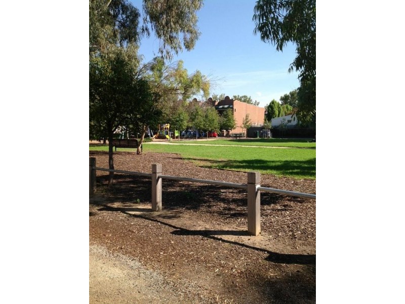 1/38 Rankins Road, Kensington VIC 3031