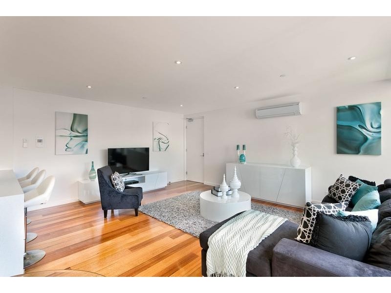 9/32 Napier Street, Essendon VIC 3040