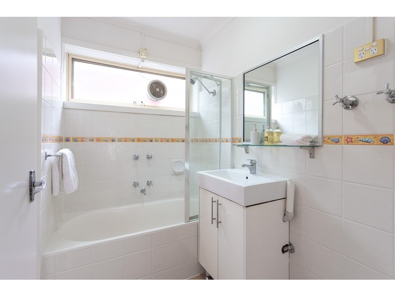 1/65 Bayswater Road, Kensington VIC 3031