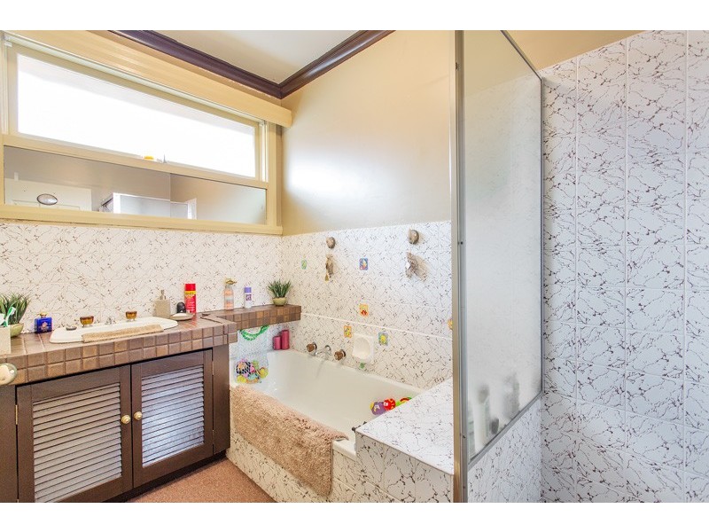 8 Queensberry Street, Keilor Park VIC 3042