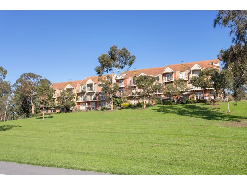 14/2 Ballarat Road, Footscray VIC 3011