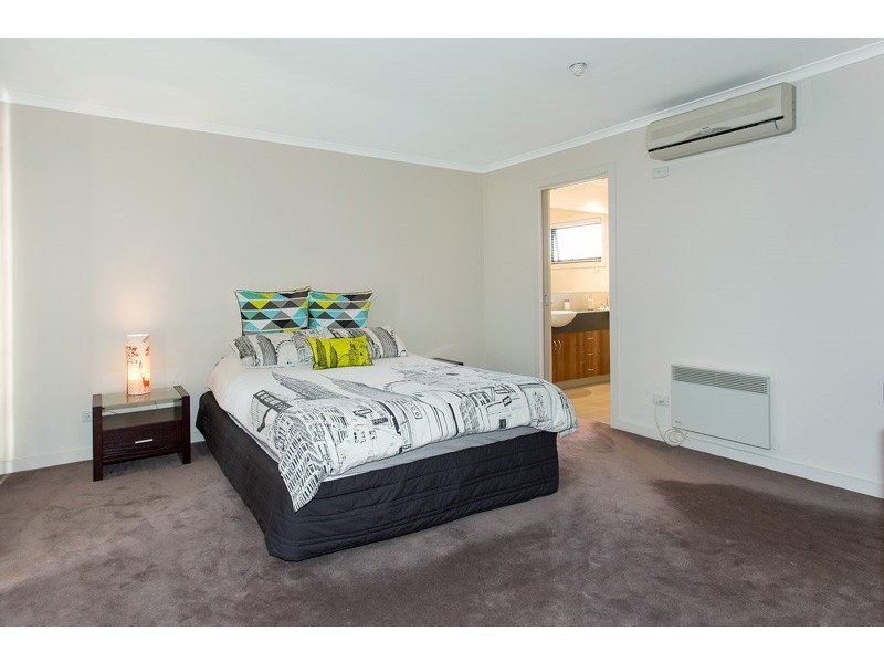 12 Rourke Lane, Kensington VIC 3031