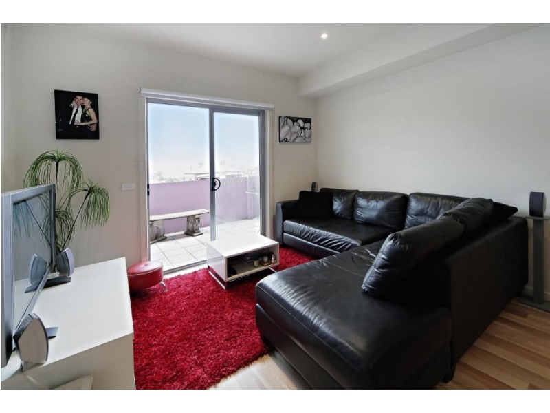 10/7 Rankins Road, Kensington VIC 3031