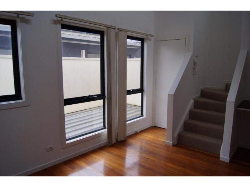 15/18 – 24 Ireland Street, West Melbourne VIC 3003