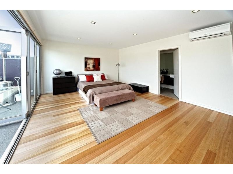 2/12 Lancashire Lane, North Melbourne VIC 3051
