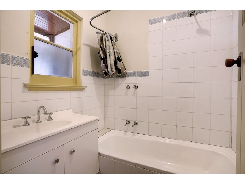 2 Farnham Street, Flemington VIC 3031