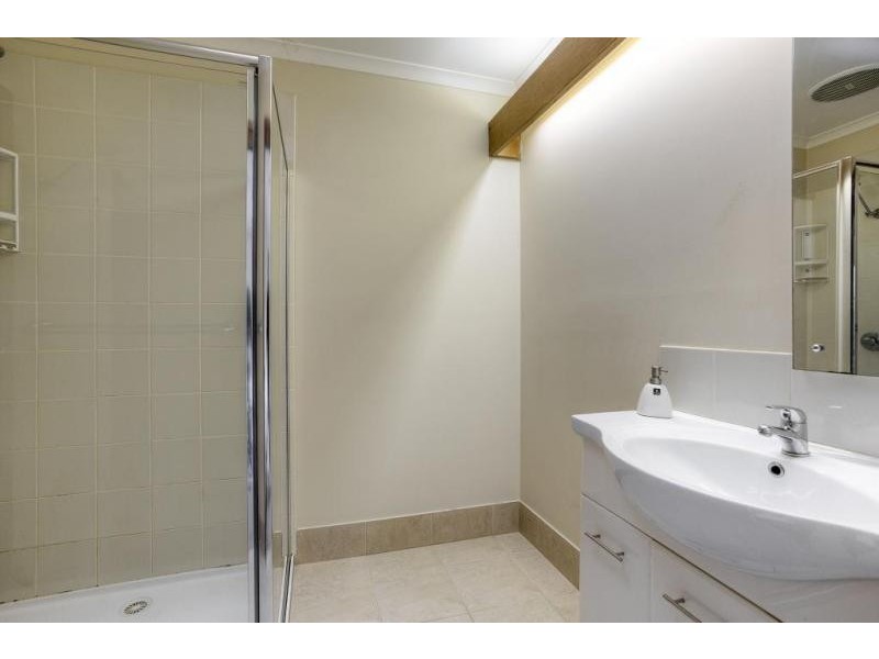 H6/102 O’shanassy Street, North Melbourne VIC 3051