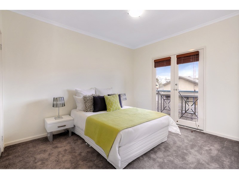 14/8-32 Howlett Street, Kensington VIC 3031