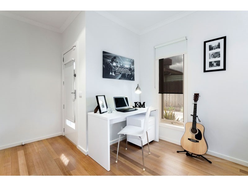 2/35 Hart Street, Airport West VIC 3042