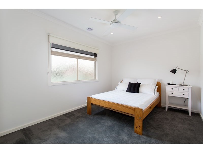 2/35 Hart Street, Airport West VIC 3042