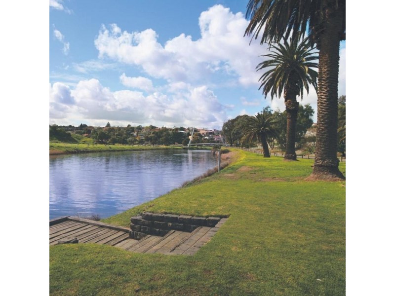 19 Moore Street, Moonee Ponds VIC 3039