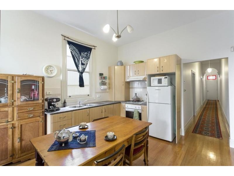 6 Bruce Street, Kensington VIC 3031