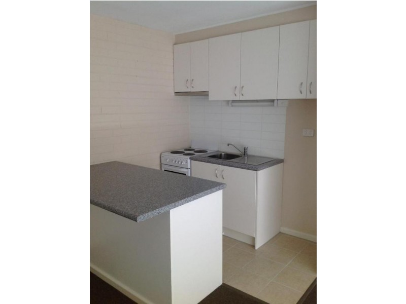 2/120 Rankins Road, Kensington VIC 3031