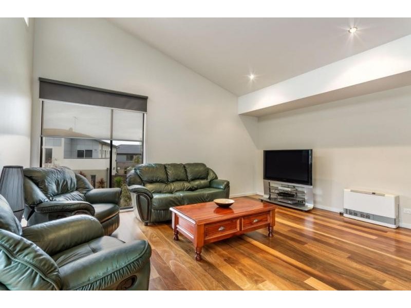 33 Hillsdale Avenue, Maribyrnong VIC 3032