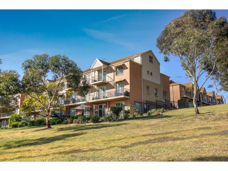 24/2 Ballarat Road, Footscray VIC 3011