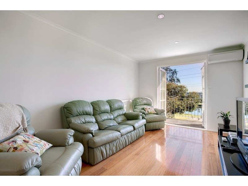 24/2 Ballarat Road, Footscray VIC 3011