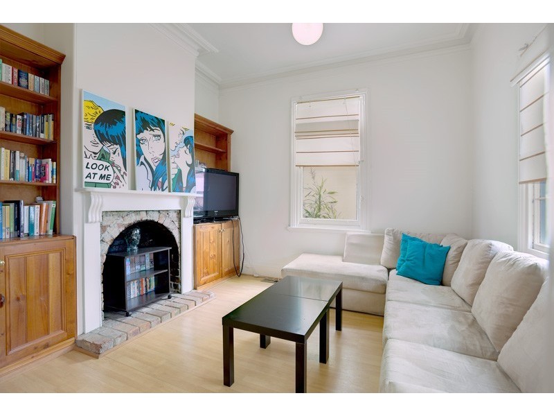 18 McConnell Street, Kensington VIC 3031