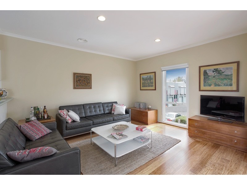 19 McNamara Mews, Kensington VIC 3031