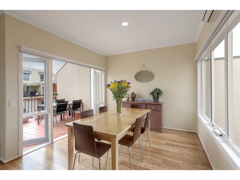 19 McNamara Mews, Kensington VIC 3031