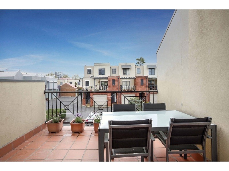 19 McNamara Mews, Kensington VIC 3031