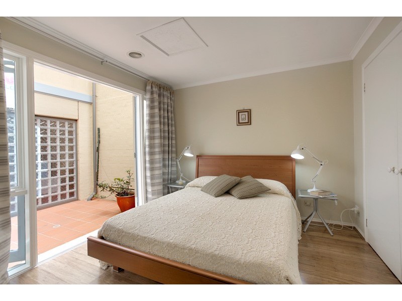 19 McNamara Mews, Kensington VIC 3031