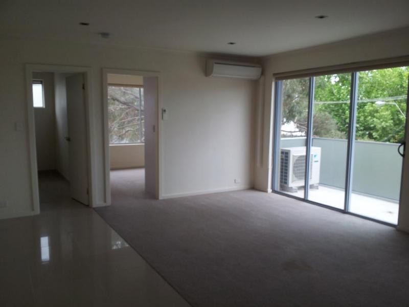 9/2 Brighton Street, Flemington VIC 3031