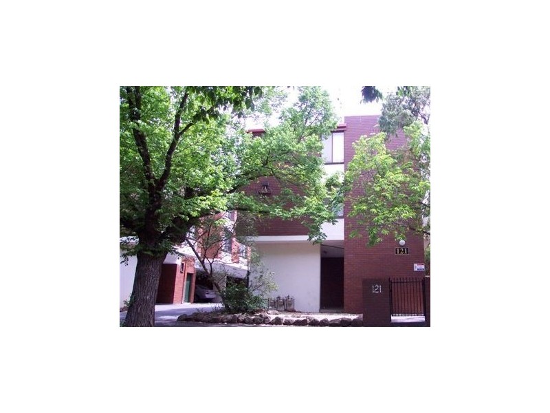 4/121 Wellington Street, Flemington VIC 3031