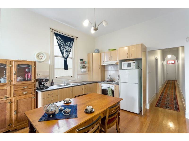 6 Bruce Street, Kensington VIC 3031