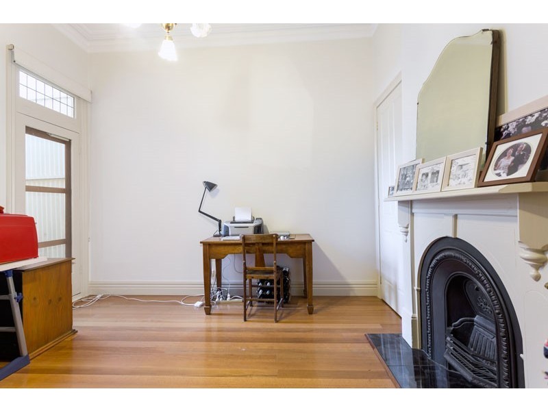 6 Bruce Street, Kensington VIC 3031