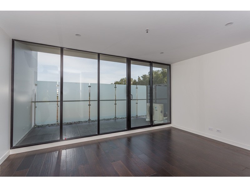15/30 Leonard Crescent, Ascot Vale VIC 3032