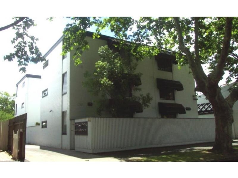 9/86 Rankins Road, Kensington VIC 3031