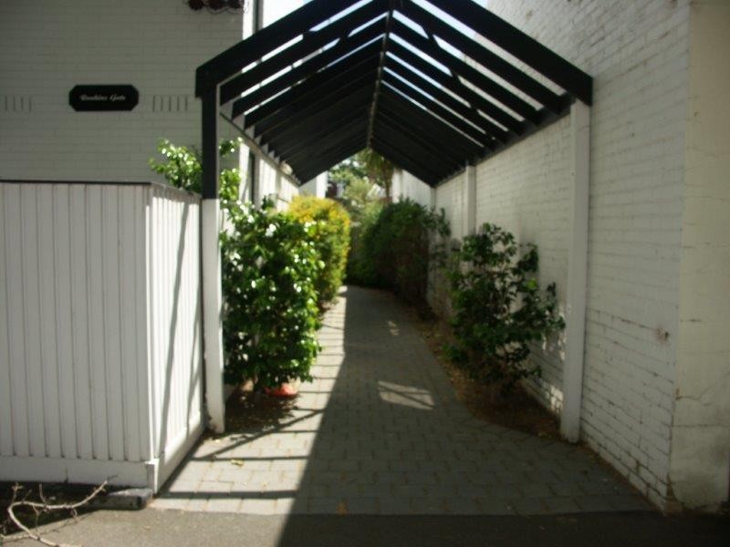 9/86 Rankins Road, Kensington VIC 3031