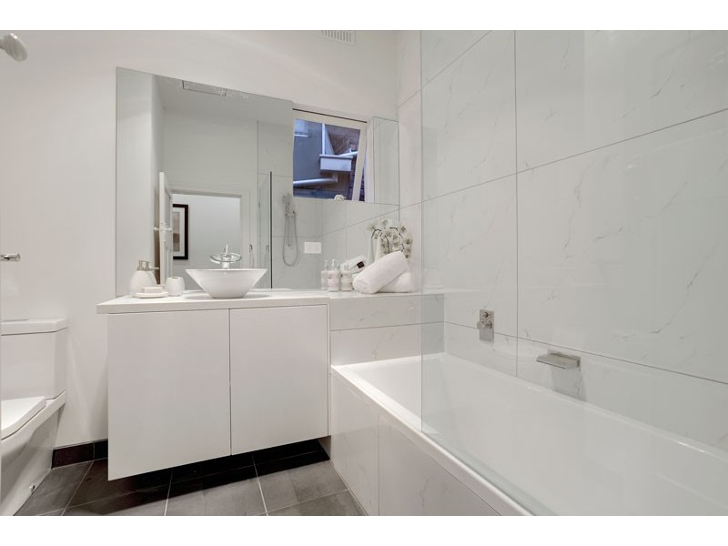 18 Collett Street, Kensington VIC 3031