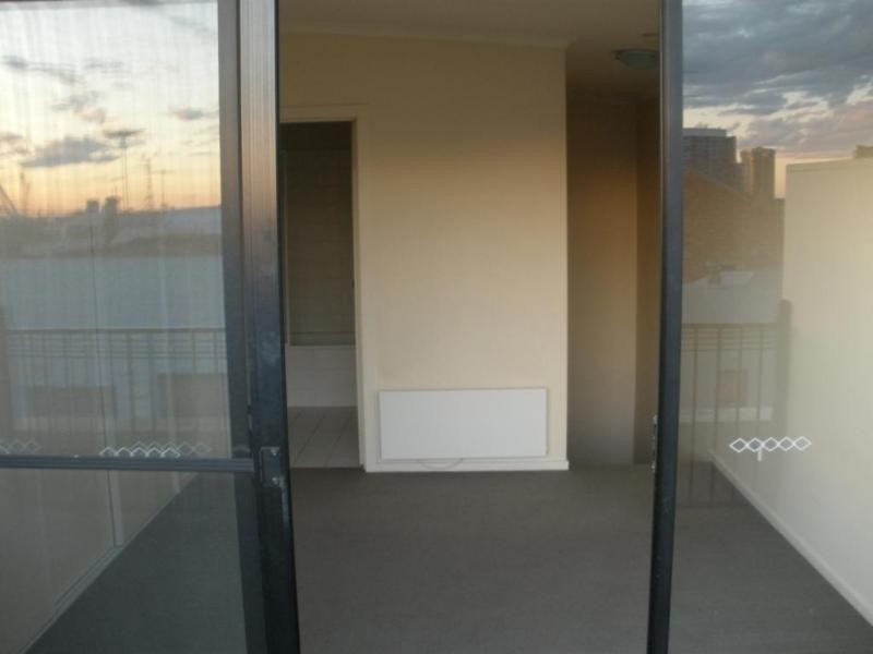 18/18 Ireland Street, West Melbourne VIC 3003