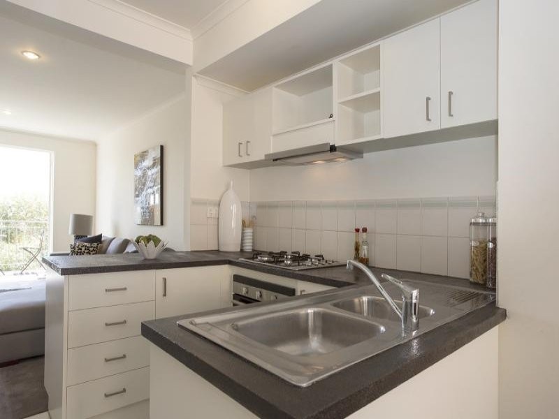 22/2 Ballarat Road(Princes Hwy), Footscray VIC 3011