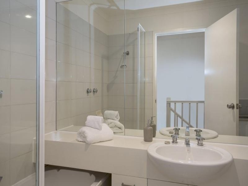 22/2 Ballarat Road(Princes Hwy), Footscray VIC 3011