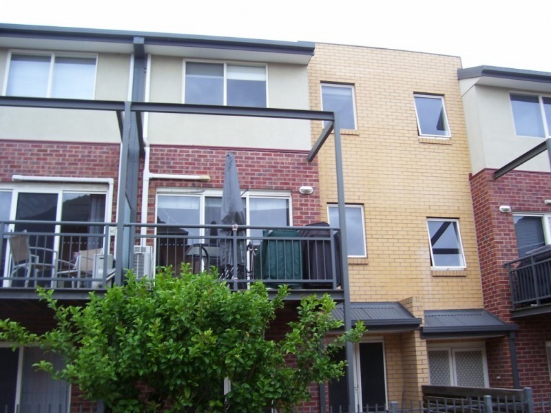 8 Rafa Court, Maribyrnong VIC 3032