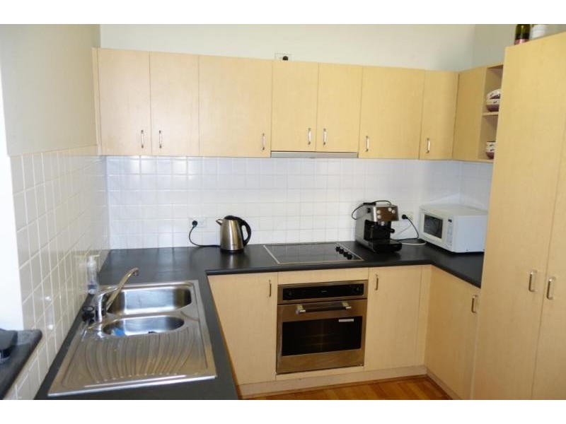 21/8-32 Howlett Street, Kensington VIC 3031